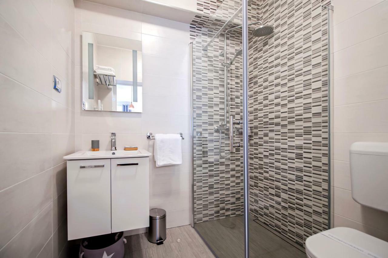 רוביני Studio Apartment Noah מראה חיצוני תמונה