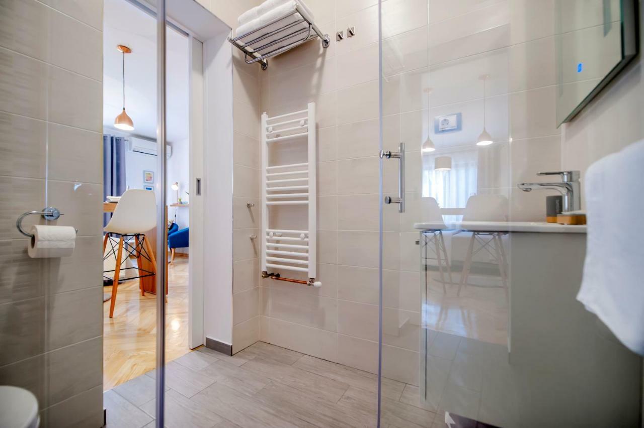 רוביני Studio Apartment Noah מראה חיצוני תמונה